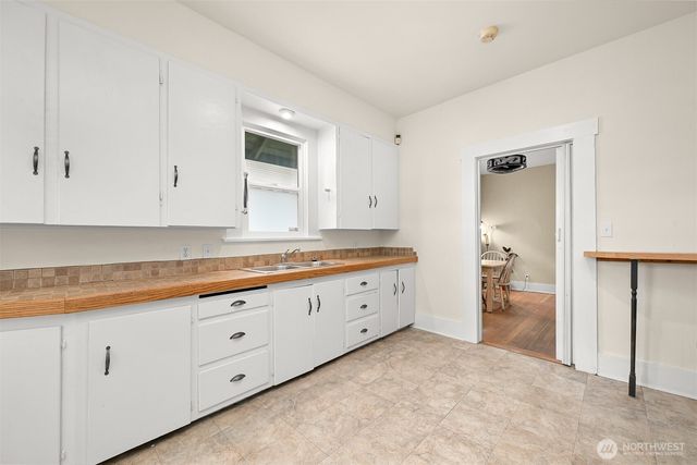 2006 Iron Street, Bellingham, WA 98225