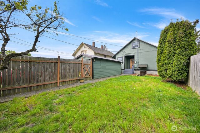 2006 Iron Street, Bellingham, WA 98225