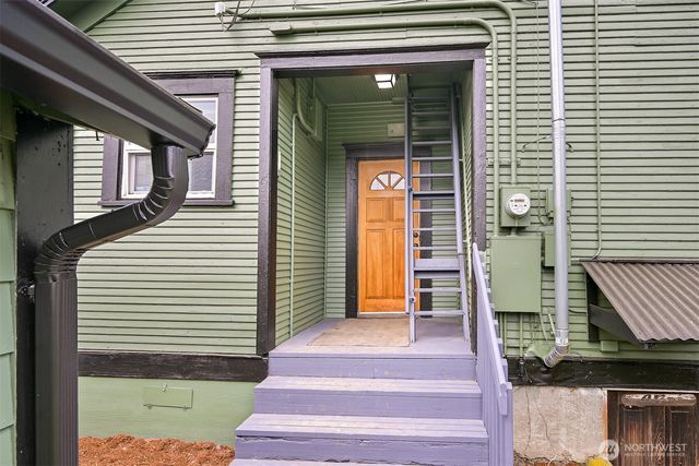 2006 Iron Street, Bellingham, WA 98225