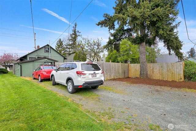 2006 Iron Street, Bellingham, WA 98225