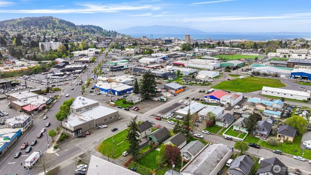 2006 Iron Street, Bellingham, WA 98225