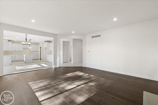 50606 Summit View Drive, Macomb Twp, MI 48044