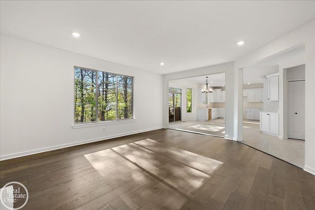 50606 Summit View Drive, Macomb Twp, MI 48044