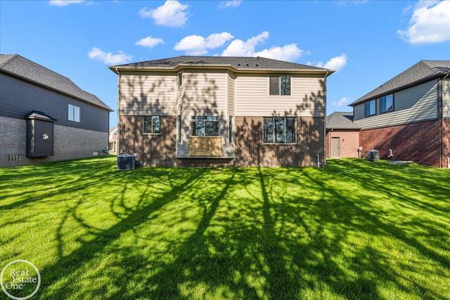 50606 Summit View Drive, Macomb Twp, MI 48044