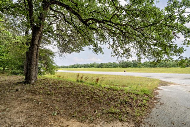 660 US 290 Highway E, Elgin, TX 78621