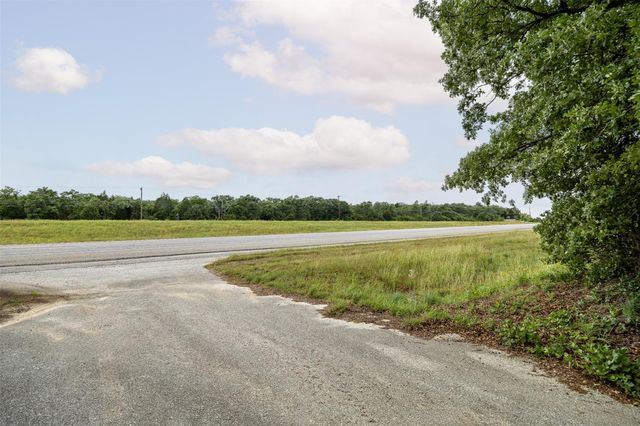 660 US 290 Highway E, Elgin, TX 78621