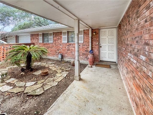 1600 Fairdale St, Alice, TX 78332