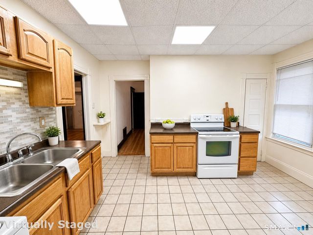 72-74 Greenfield Street, Hartford, CT 06112