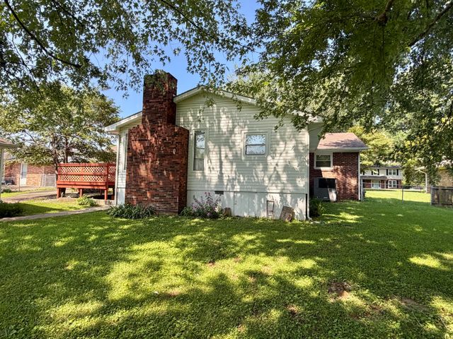 5830 Merrydale Drive, Paducah, KY 42003