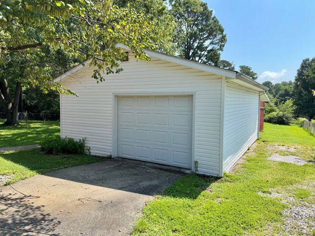 5830 Merrydale Drive, Paducah, KY 42003