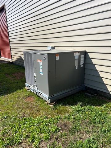 15 Lauren Lane NE, Rydal, GA 30171