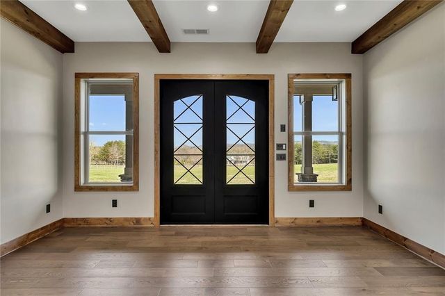 15 Lauren Lane NE, Rydal, GA 30171