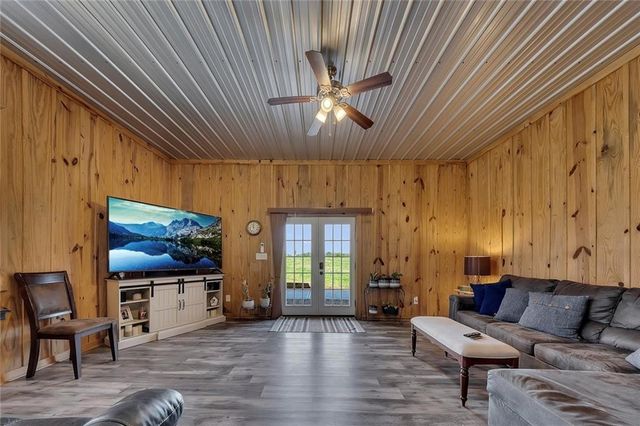 15 Lauren Lane NE, Rydal, GA 30171