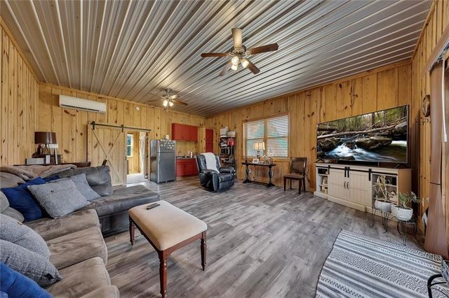 15 Lauren Lane NE, Rydal, GA 30171