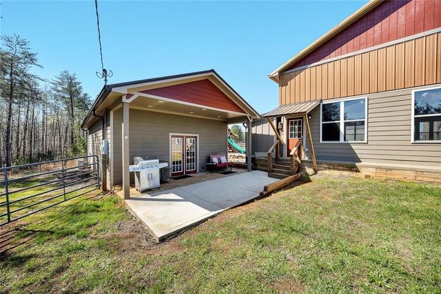 15 Lauren Lane NE, Rydal, GA 30171