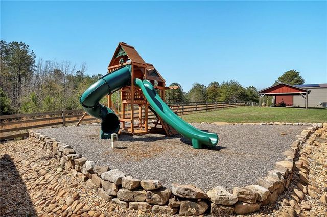 15 Lauren Lane NE, Rydal, GA 30171