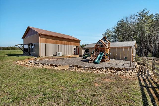 15 Lauren Lane NE, Rydal, GA 30171