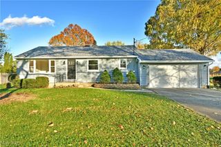 2352 Hoagland Blackstub Road, Warren, OH 44481