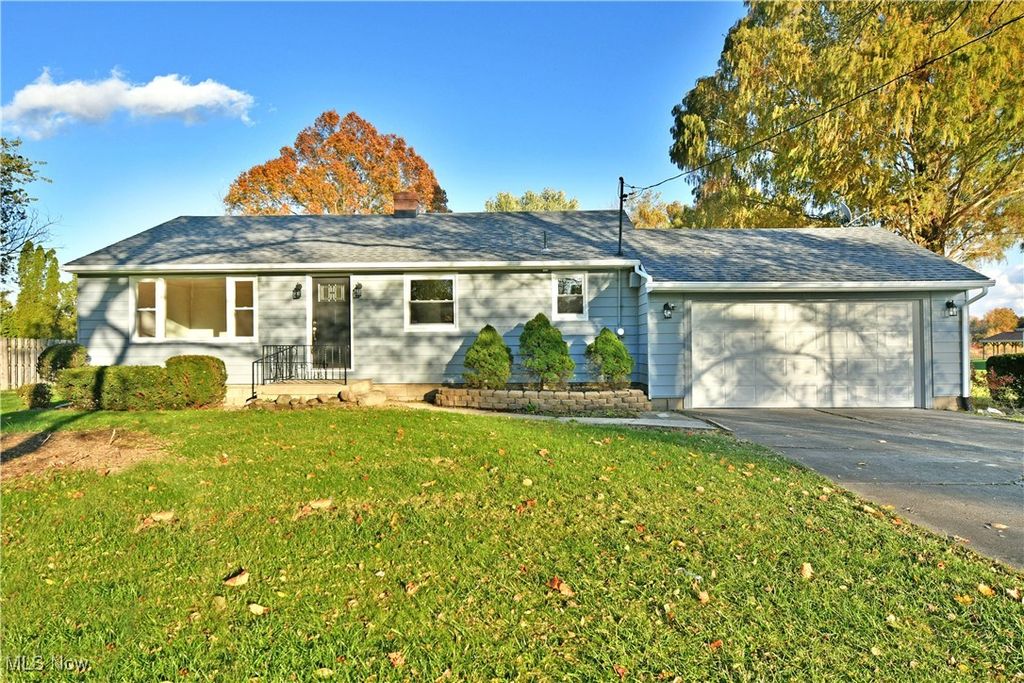 2352 Hoagland Blackstub Road, Warren, OH 44481