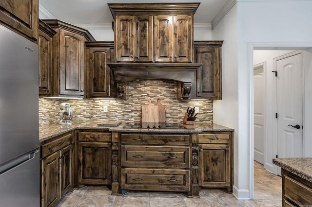 173 Crystal Lake Road, Austin, AR 72002