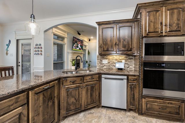 173 Crystal Lake Road, Austin, AR 72002