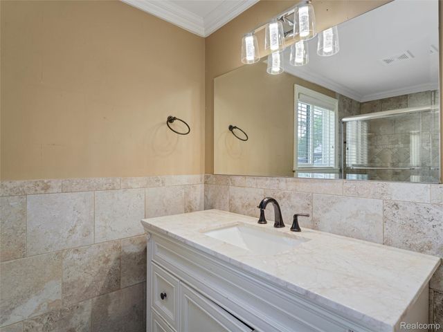 1323 Ruffner Avenue, Birmingham, MI 48009