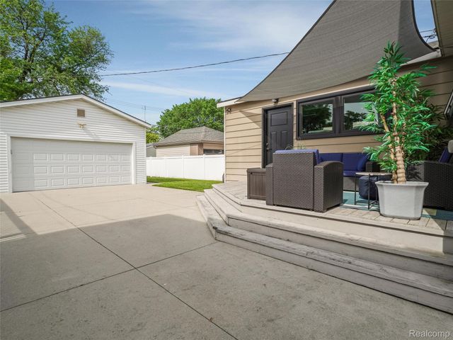1323 Ruffner Avenue, Birmingham, MI 48009