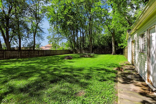 8008 Rawles Avenue, Indianapolis, IN 46219