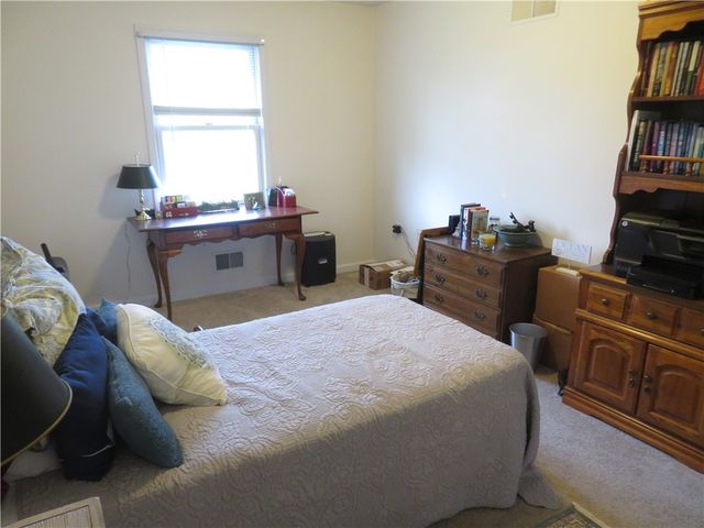 118 Meadowview Dr, Connoquenessing Twp, PA 16053