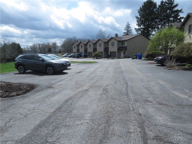 118 Meadowview Dr, Connoquenessing Twp, PA 16053