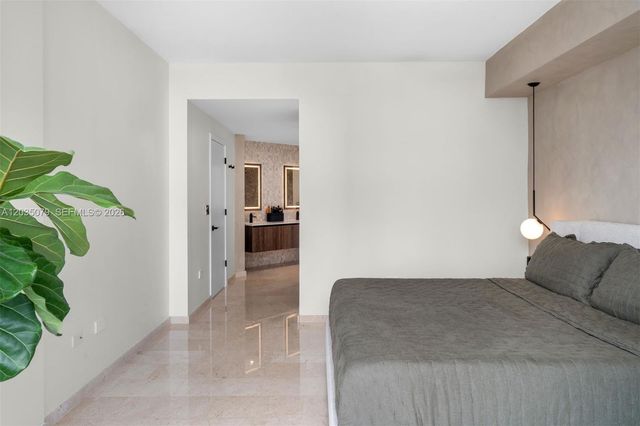 68 SE 6th Street 2612, Miami, FL 33131