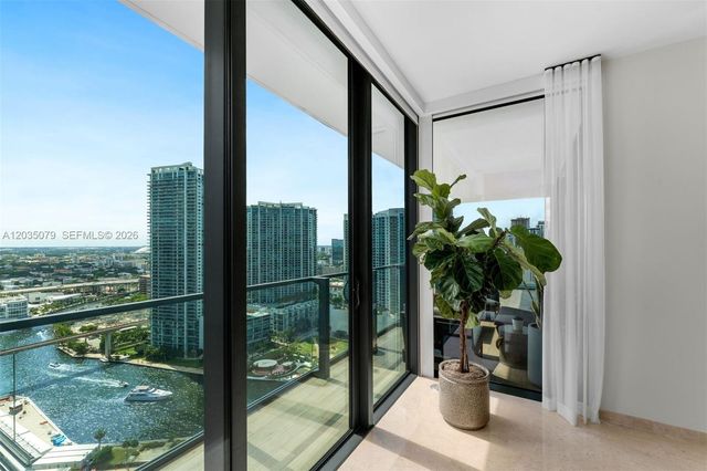 68 SE 6th Street 2612, Miami, FL 33131