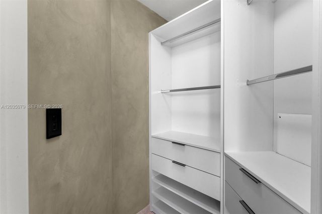 68 SE 6th Street 2612, Miami, FL 33131