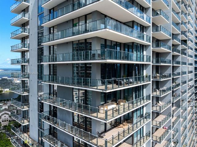 68 SE 6th Street 2612, Miami, FL 33131