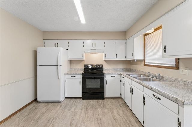 113-115 Brookridge Drive, Harrisonville, MO 64701