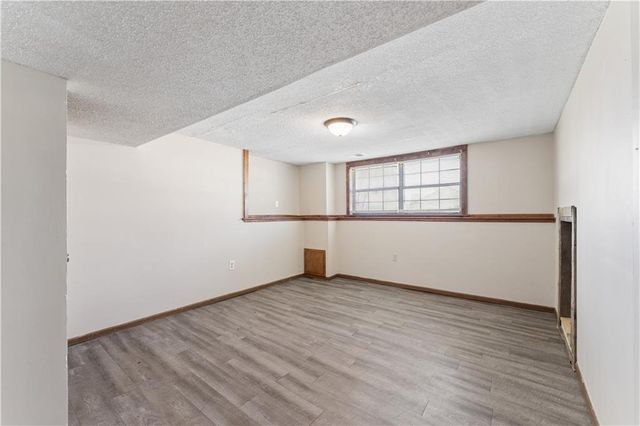 113-115 Brookridge Drive, Harrisonville, MO 64701