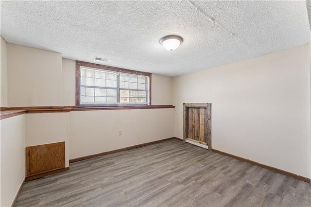 113-115 Brookridge Drive, Harrisonville, MO 64701