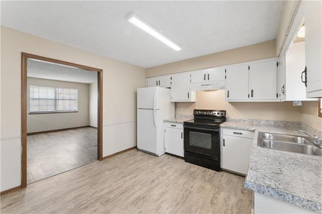 113-115 Brookridge Drive, Harrisonville, MO 64701