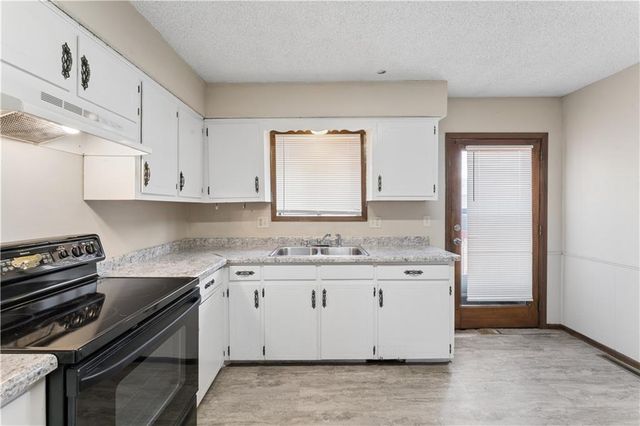 113-115 Brookridge Drive, Harrisonville, MO 64701