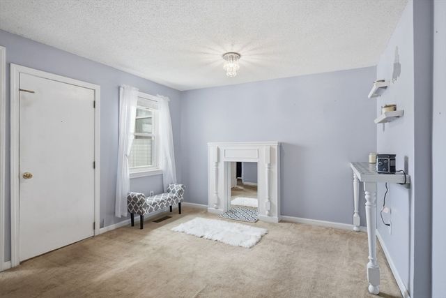 49 West St, Chicopee, MA 01013