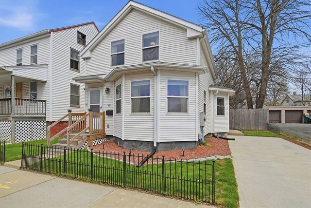 49 West St, Chicopee, MA 01013