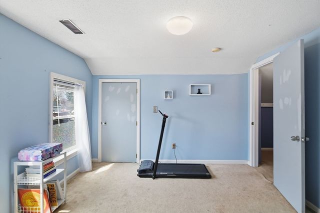 49 West St, Chicopee, MA 01013