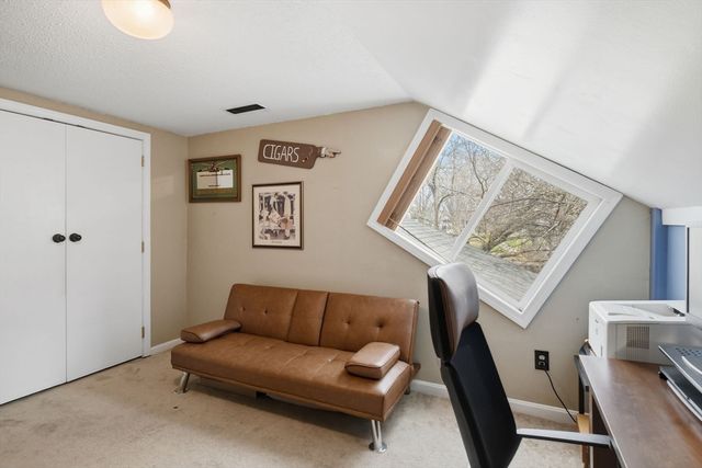 49 West St, Chicopee, MA 01013