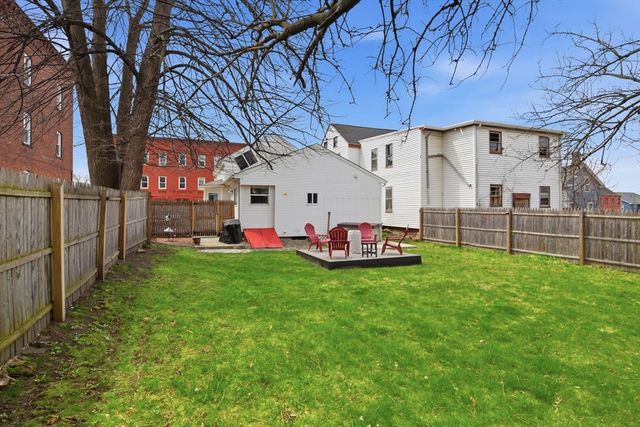 49 West St, Chicopee, MA 01013