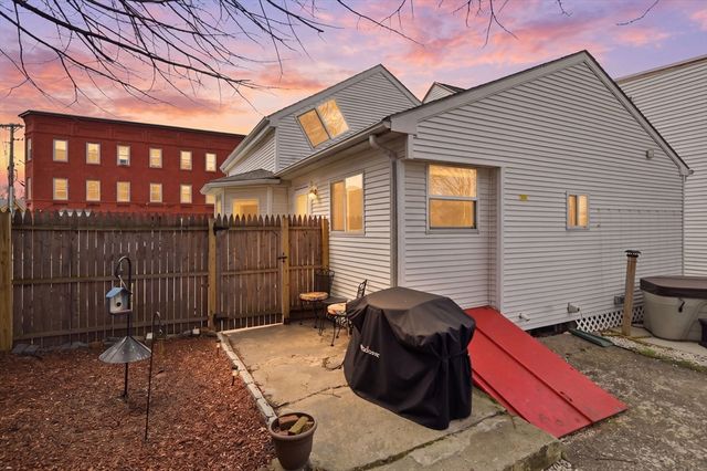 49 West St, Chicopee, MA 01013