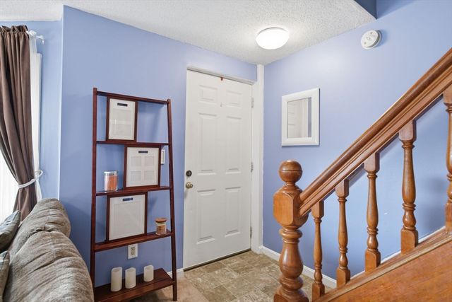 49 West St, Chicopee, MA 01013