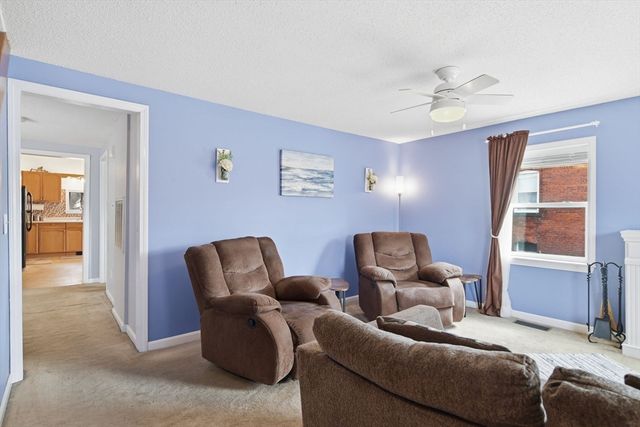 49 West St, Chicopee, MA 01013