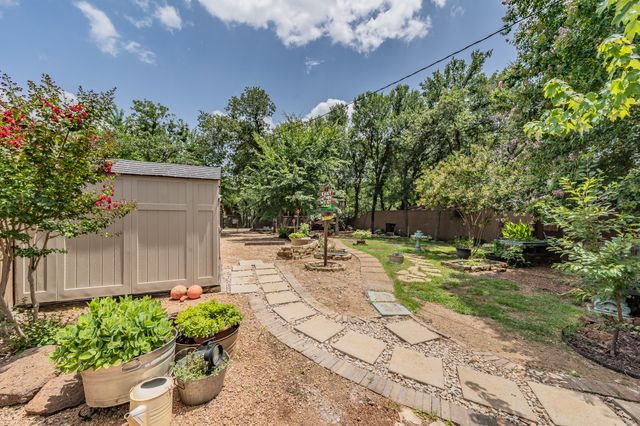 2057 Breezywood Drive, Flower Mound, TX 75022