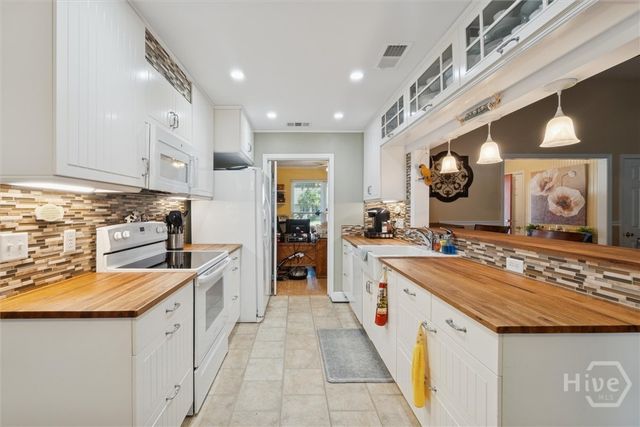 903 Moss Drive, Savannah, GA 31410