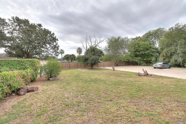 907 Laredo St, Corpus Christi, TX 78401